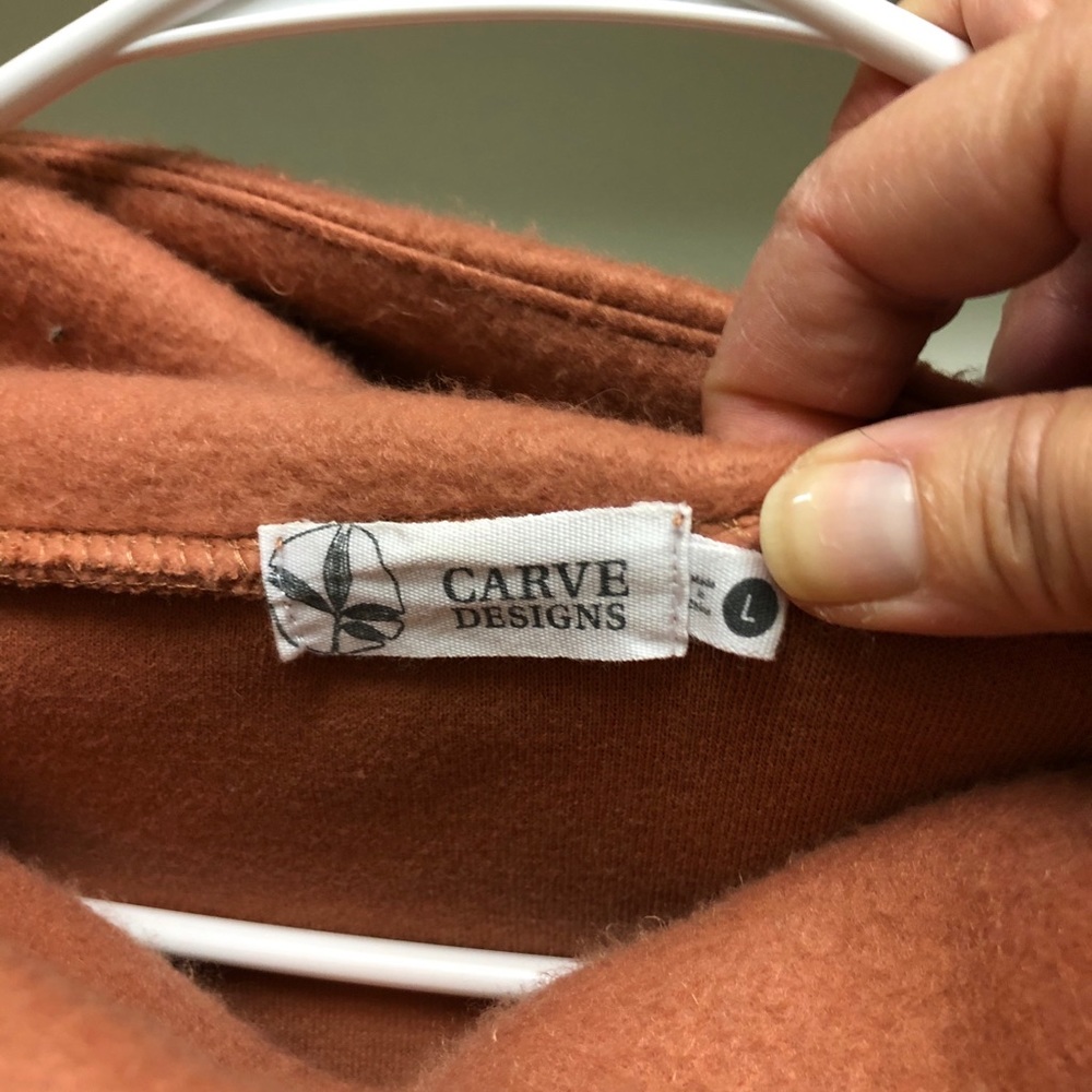Carve designs Pullover super soft.